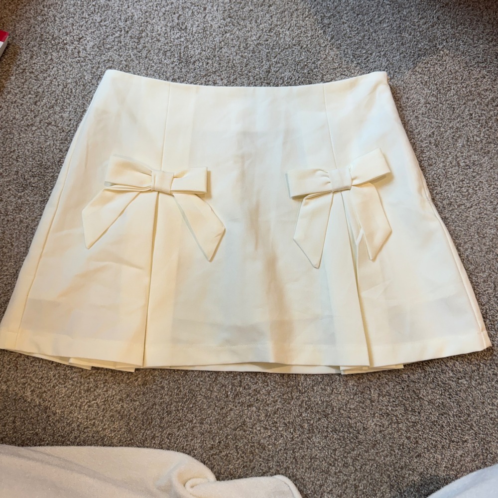 Altar'd State Ivory Bow Pleated Mini Skirt Cream A-Line Size M